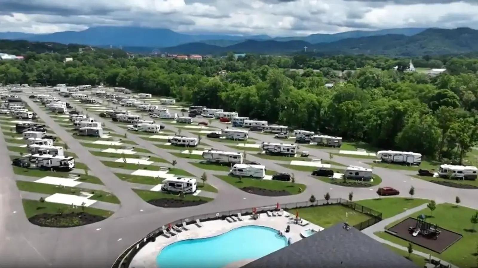 Pigeon Forge Landing Rv Resort Exterior photo