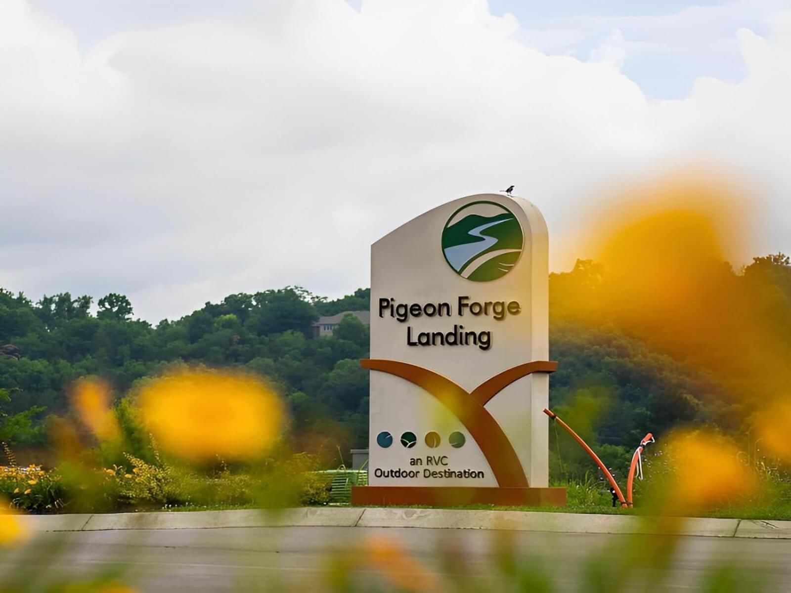 Pigeon Forge Landing Rv Resort Exterior photo